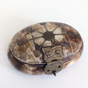 Small Vintage Bone & Brass Inlay Starburst Design Trinket Box- Latch Hinged Lid